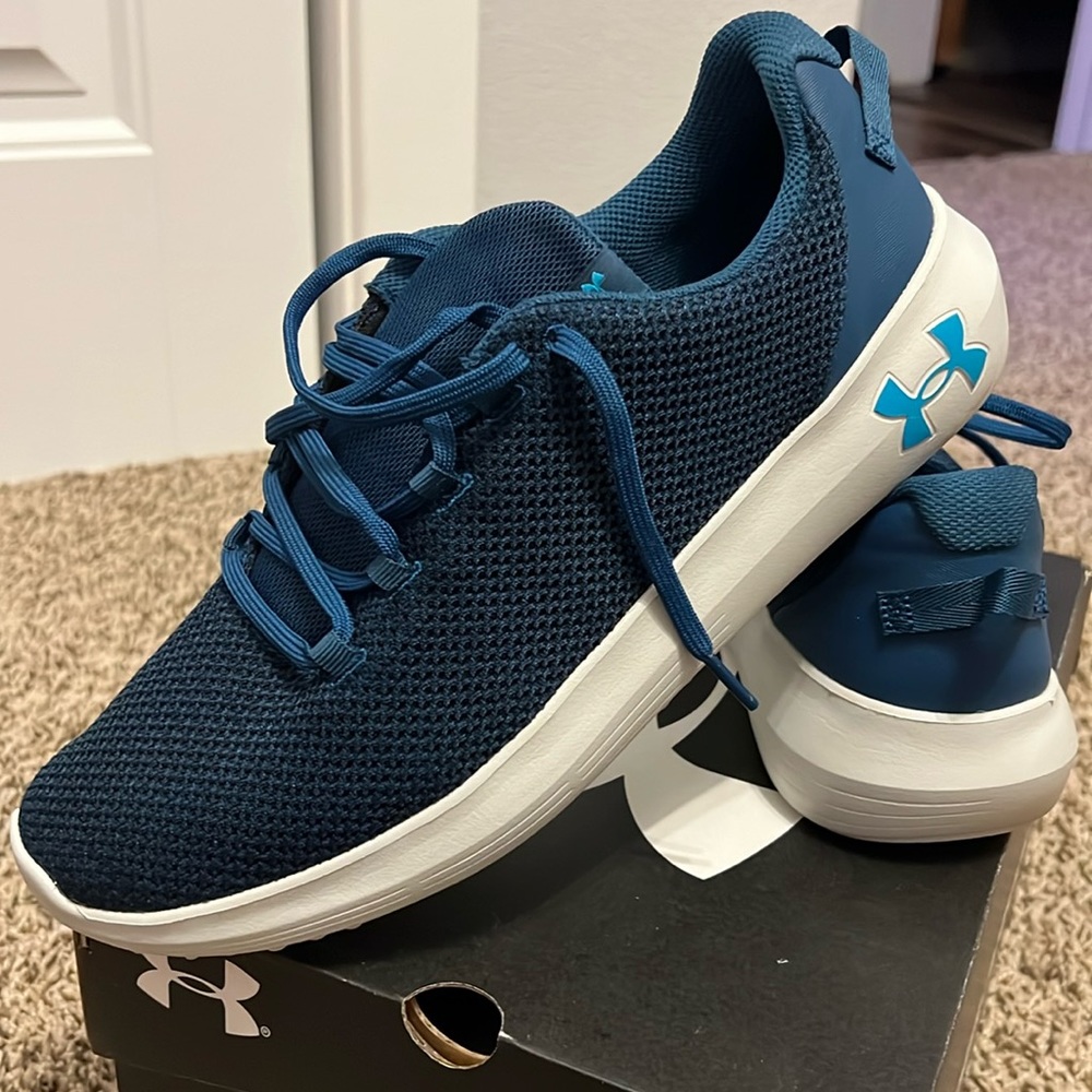 MENS UA